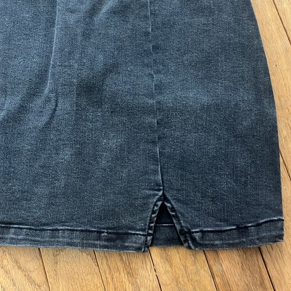 Wild Fable skirt - Picture 2 of 3